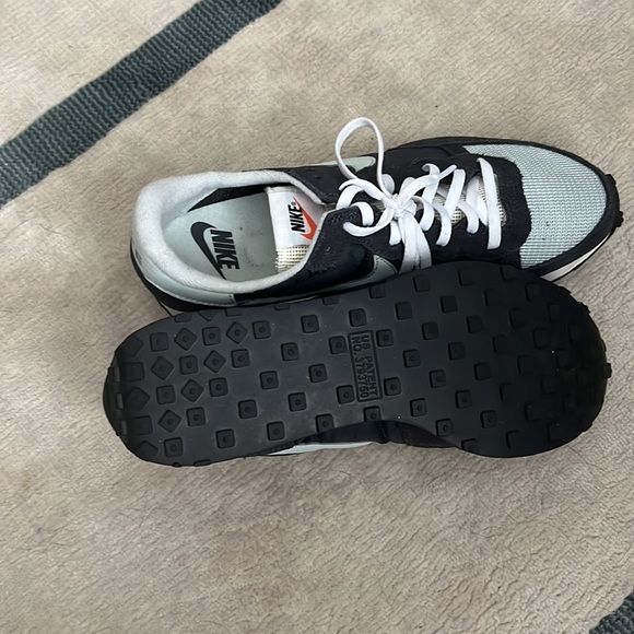 Nikes - Picture 3 of 3